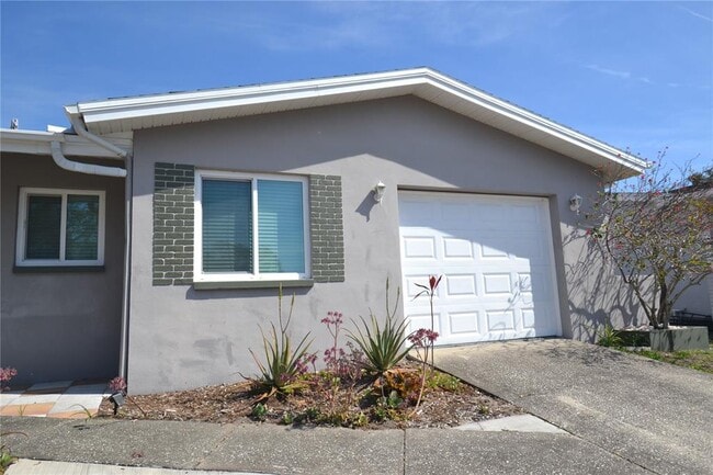 Building Photo - 746 Barbara St