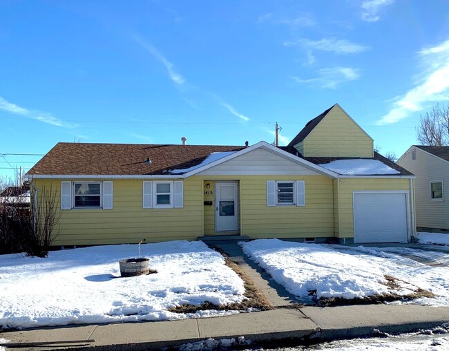 Primary Photo - 2-bedroom 1 level with garage