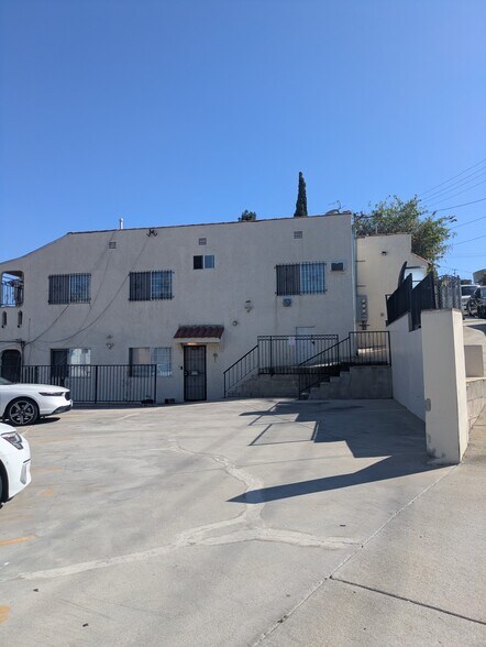 Building Photo - 1123 N Gage Ave