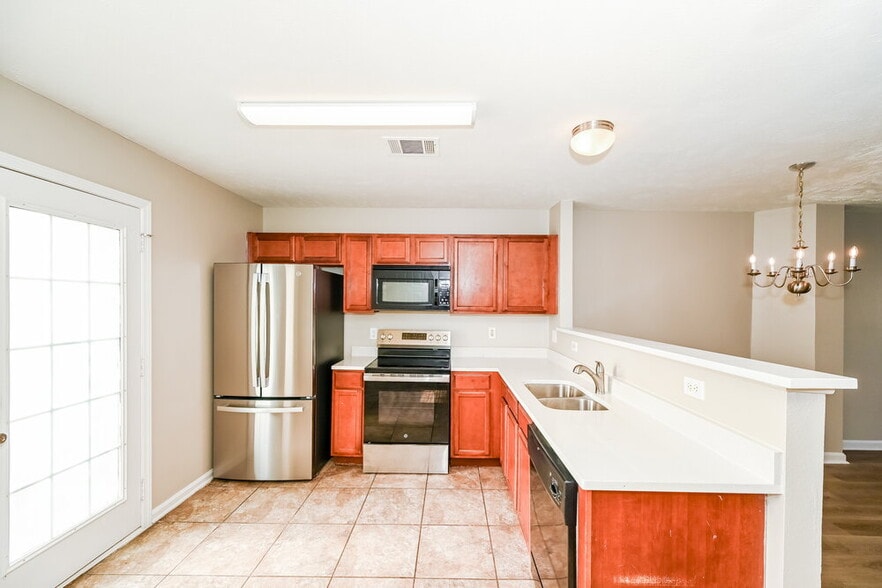 Building Photo - 8021 Logan Dr