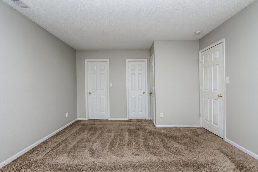 Building Photo - 209 Bent Stream Ln