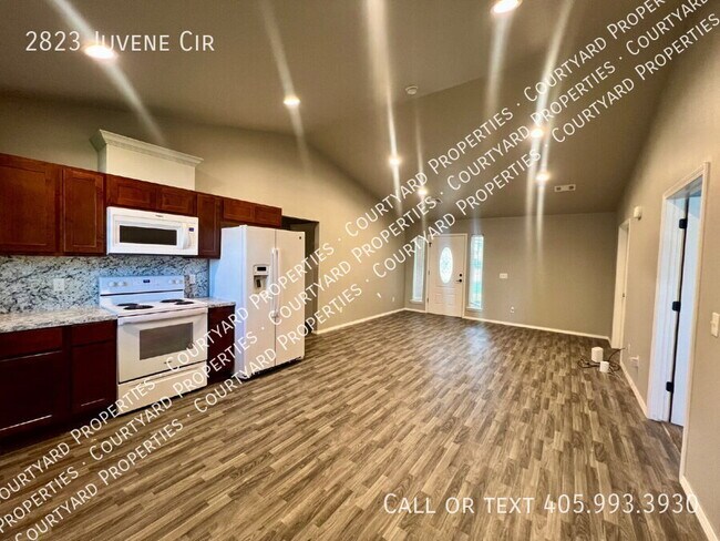 Building Photo - 2823 Juvene Cir