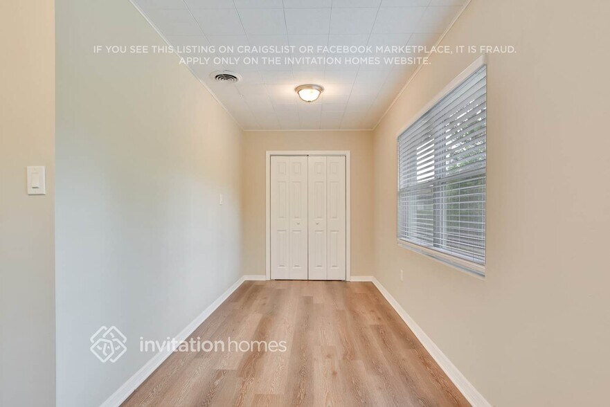 Building Photo - 5915 Westbury Dr