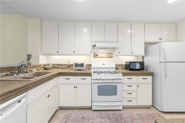 Building Photo - 134 Encantado Canyon