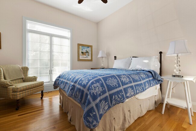 Building Photo - 272 Downs Path