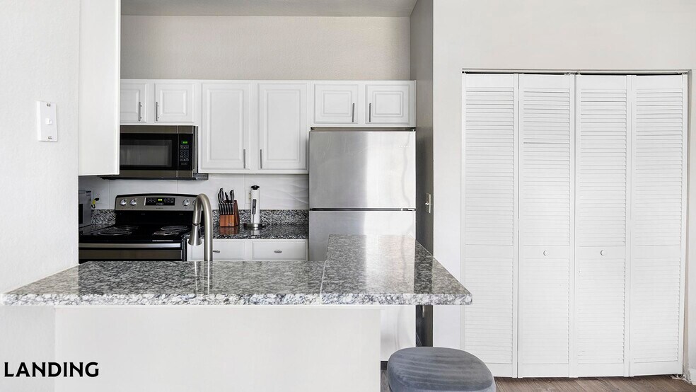 Building Photo - 261 Veterans Pkwy