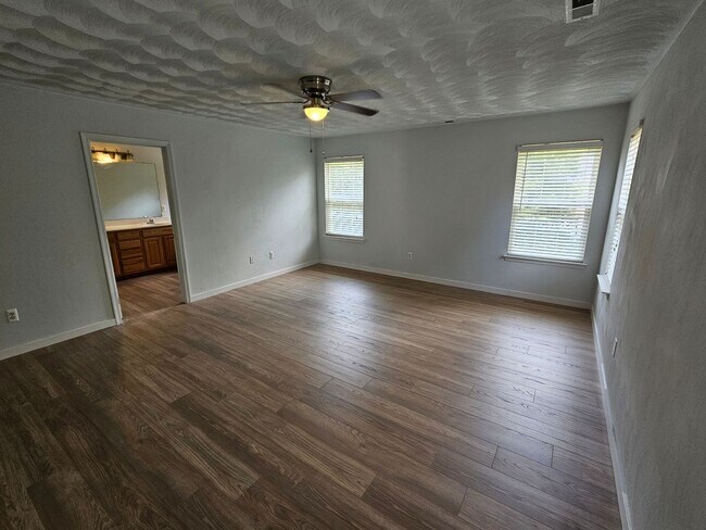 Building Photo - Newly Renovated Two-Story 4BR/2.5BA Home - Chester Area, North Chesterfield