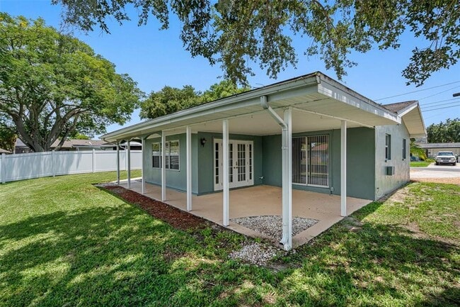 Building Photo - Waterfront home - Palm Harbor