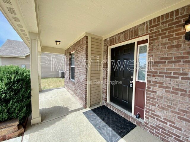 Building Photo - 8014 Harshaw Dr