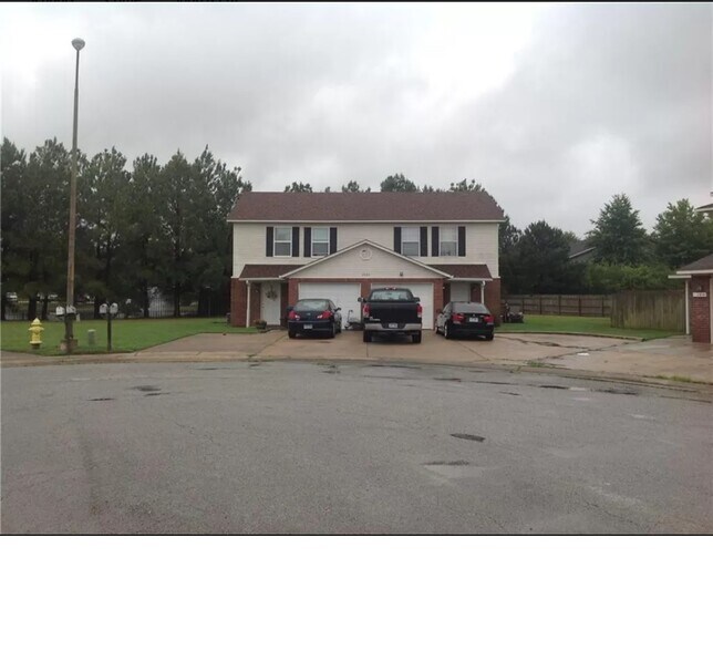 Building Photo - 2920 Dawn Ct