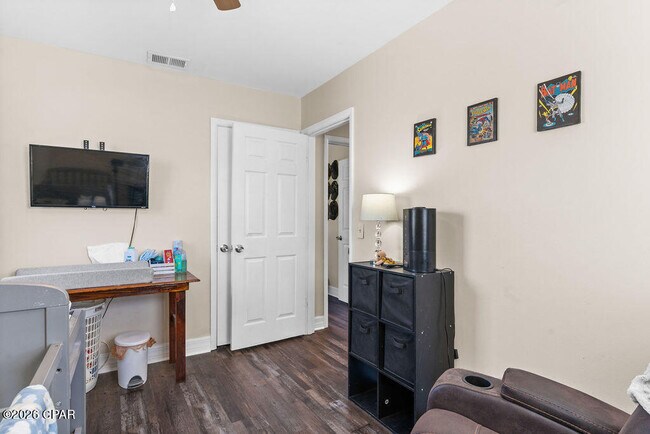 Building Photo - 808 Forestdale Ave