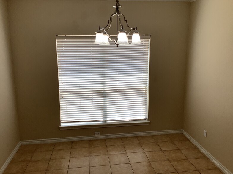 Building Photo - 1506 Melanie Trl