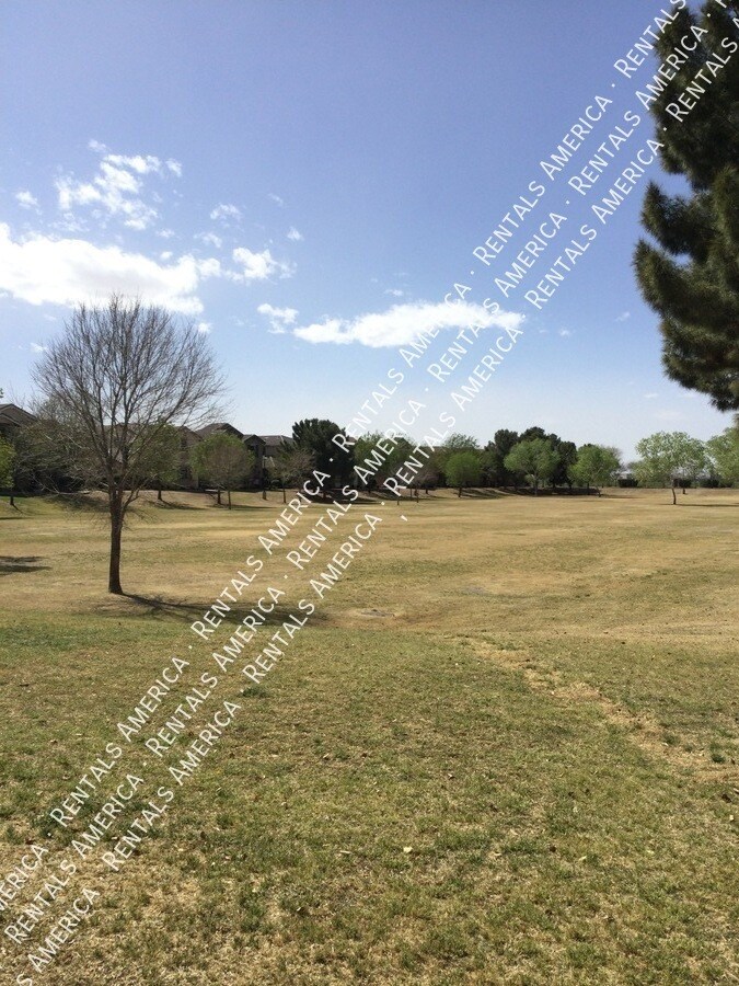 Building Photo - 906 S Annie Ln