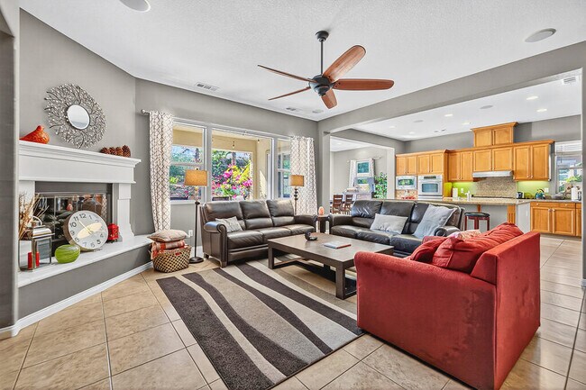 Building Photo - 35831 Raphael Dr