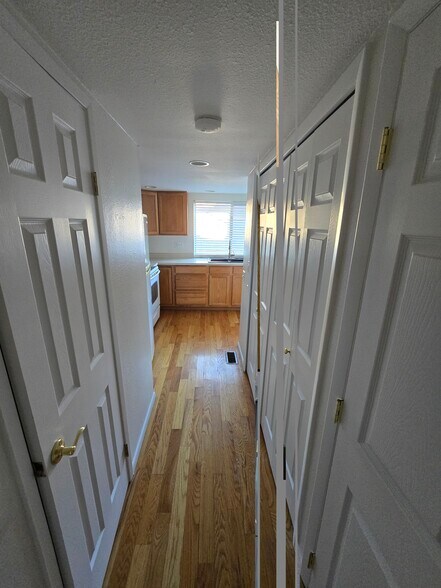 Building Photo - 3770 S Mission Pky