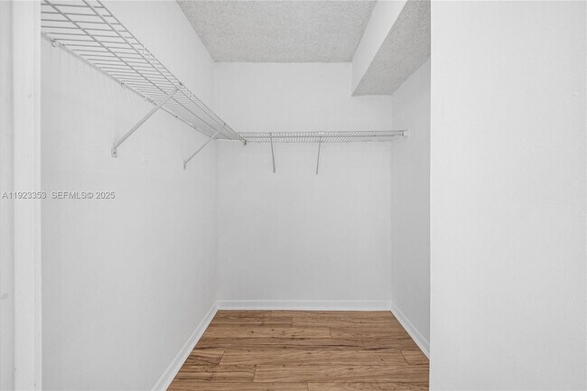 Building Photo - 290 174th St St