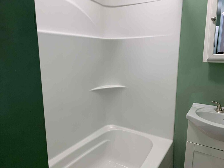 Building Photo - 851 Western Ave