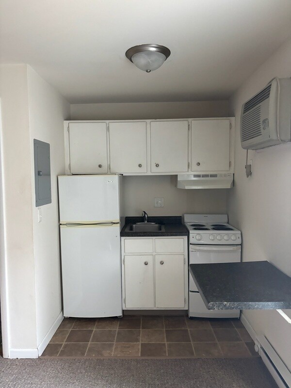 Building Photo - 134 E Johnson St