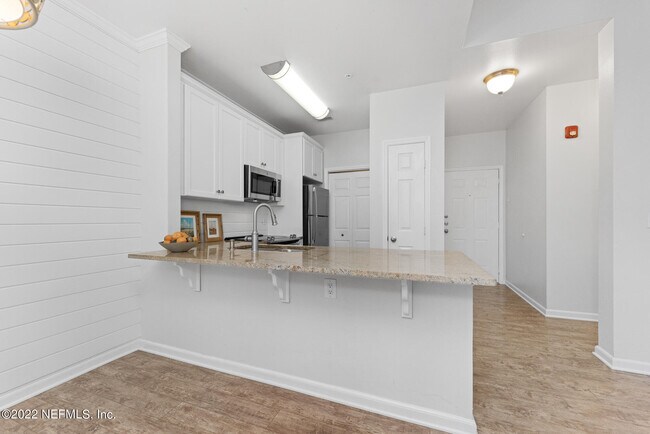 Building Photo - 230 Colima Ct