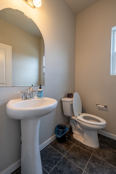 Building Photo - 1594 Grand Overlook St