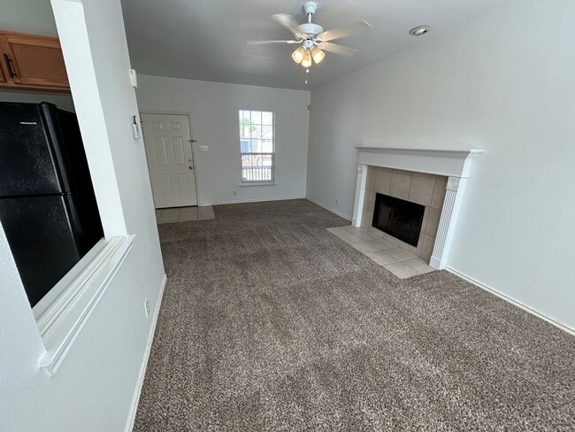 Building Photo - *COMING SOON* Charming Two-Story Home in Stone Oak With Fenced Backyard!