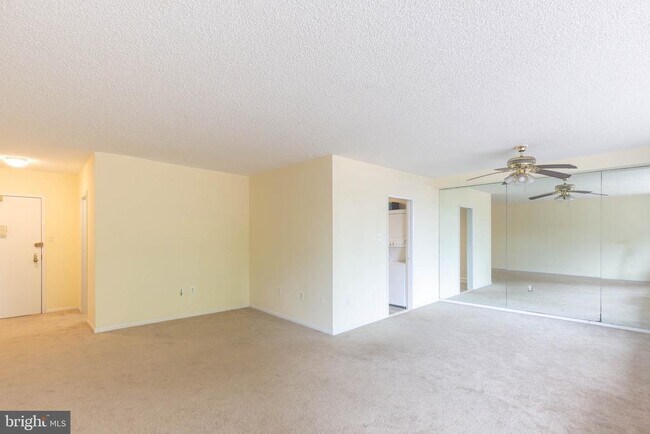 Building Photo - 3705 S George Mason Dr