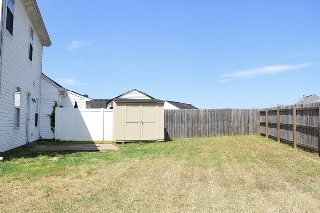 Building Photo - Wonderful 3 Bedroom 2 1/2 Bath Townhouse Now Available!