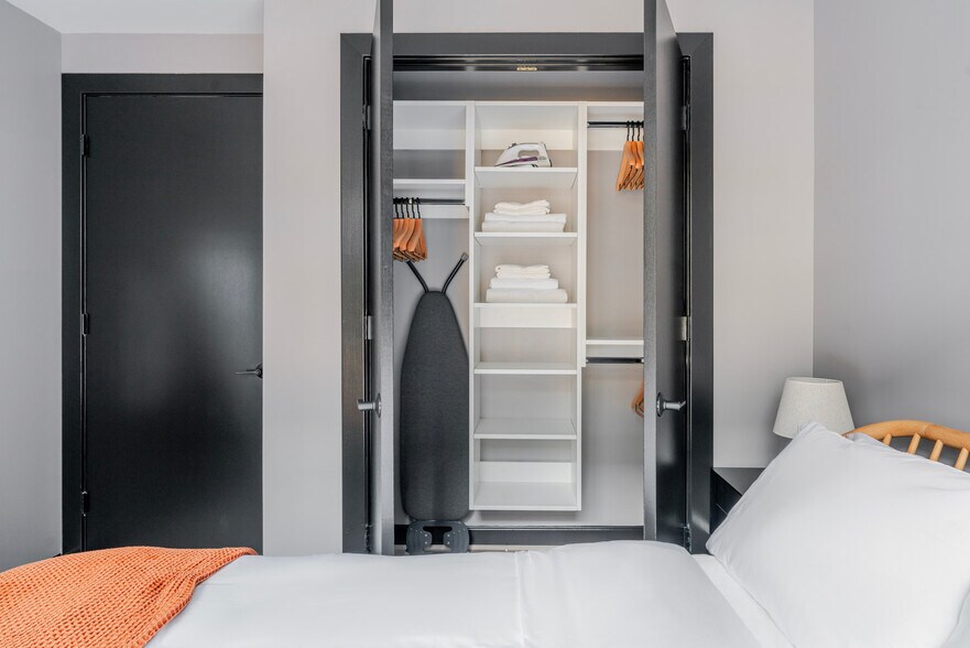 Building Photo - 1313 L St NW