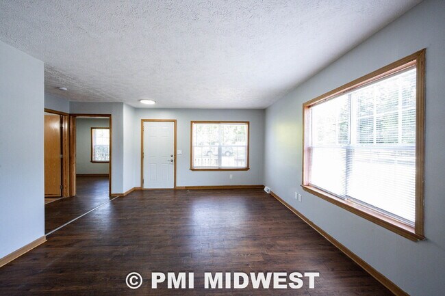 Building Photo - "Charming 4-Bedroom Home with 2 Full Baths in Arcadia – Your Spacious Retreat Awaits!"