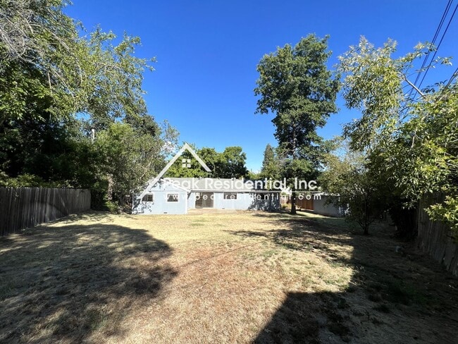 Building Photo - Wonderful 3bd/2ba Orangevale Home with Spa...