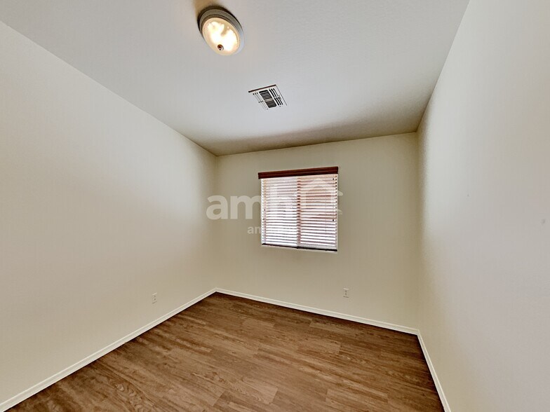 Building Photo - 3207 S 94th Ave