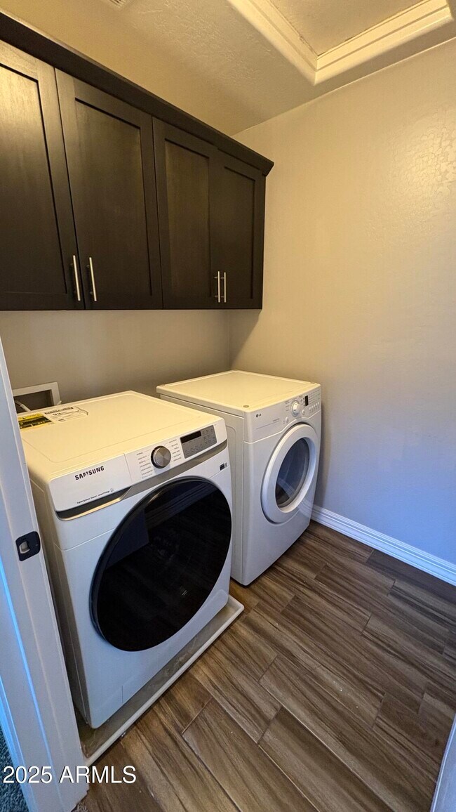 Building Photo - 11460 W St John Rd