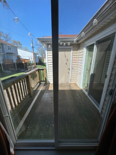 Building Photo - 1469 Bobolink Pl