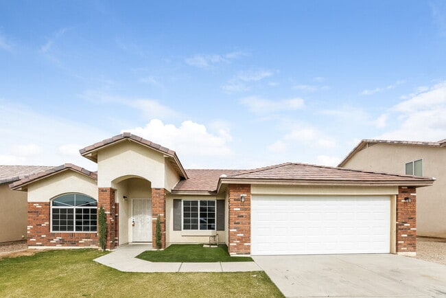 Building Photo - 2904 W Sunland Ave