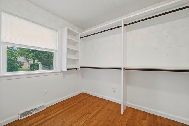Building Photo - 1757 Lafayette Dr