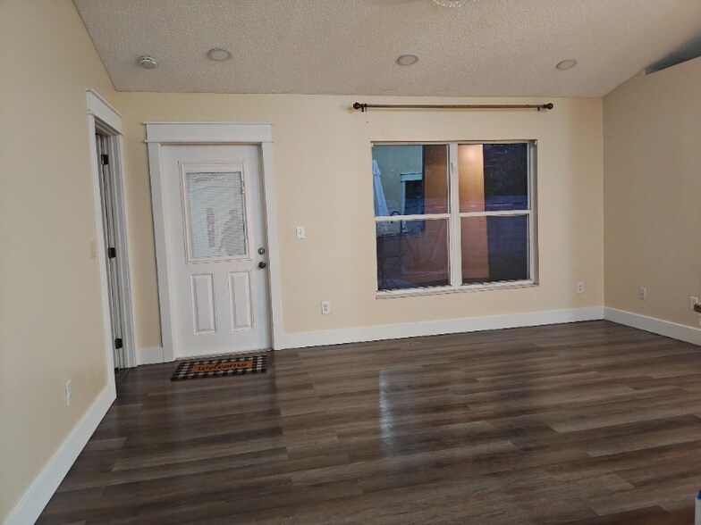 Building Photo - 11252 Cypress Leaf Dr