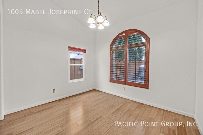 Building Photo - 1005 Mabel Josephine Ct