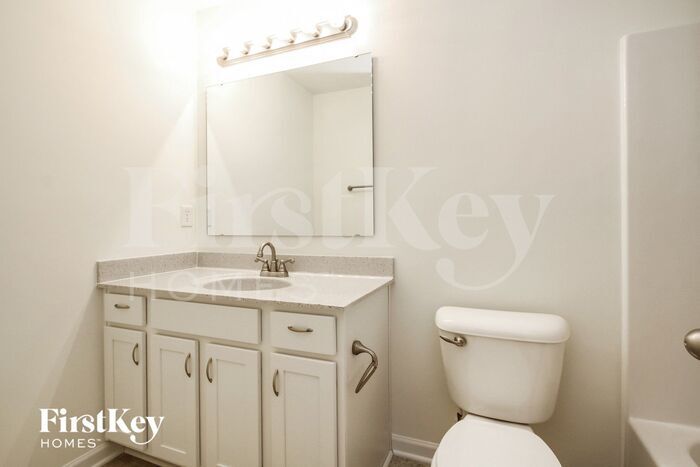 Building Photo - 7240 Lockford Walk N