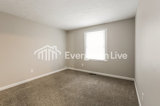 Building Photo - 1401 Wolf Cir