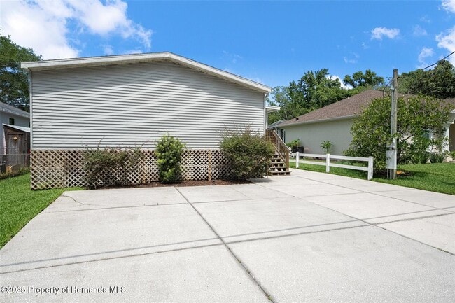 Building Photo - 6901 Richard Dr