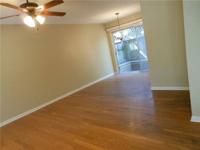 Building Photo - 2516 Enfield Rd