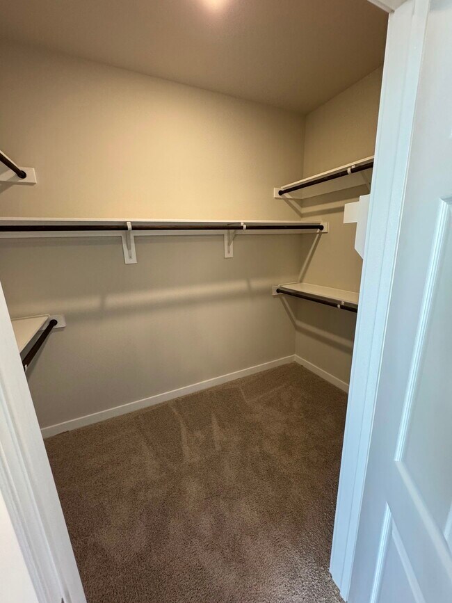 Building Photo - 5000 Overboard Cv