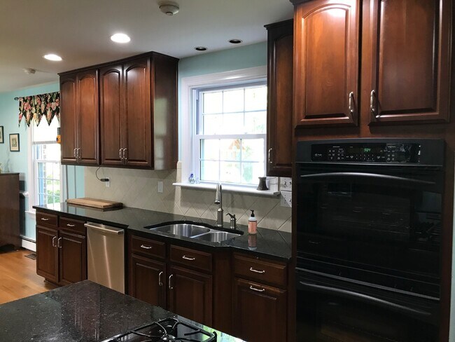 Building Photo - Renovated Colonial in Bon Air