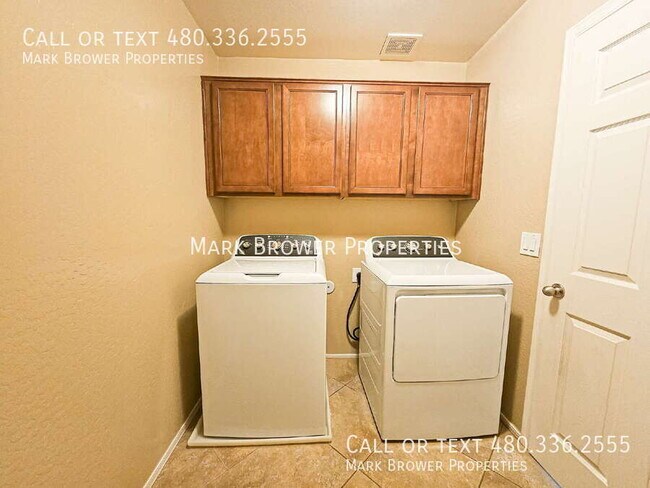 Building Photo - 8964 W Northview Ave