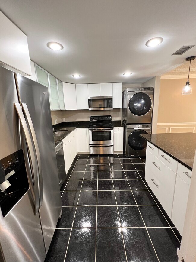 Building Photo - 6301 Stevenson Ave