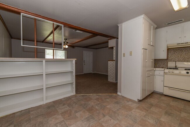 Building Photo - 2517 Broadview- House