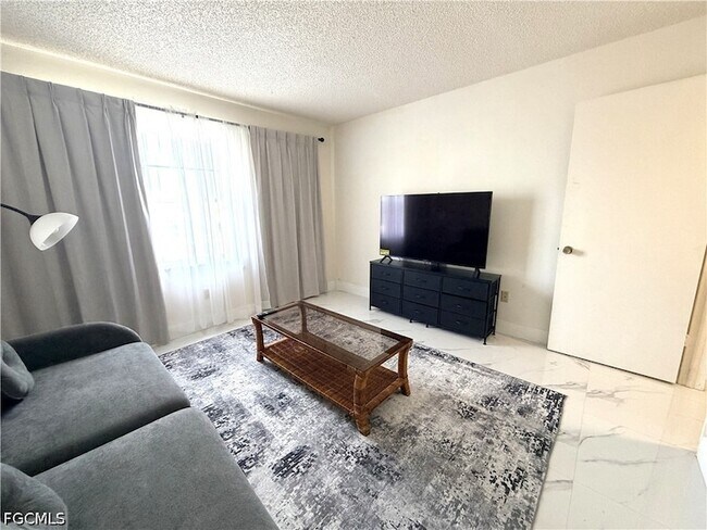 Building Photo - 7050 Nantucket Cir