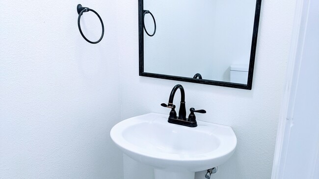 Building Photo - 13 Flamenco Cir