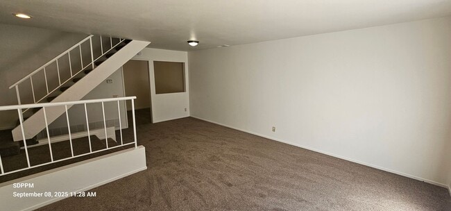 Building Photo - EL CAJON - Nice 3 Bedroom 2.5 Bath Townhou...