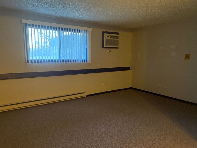 Building Photo - 520 Parkview Ln